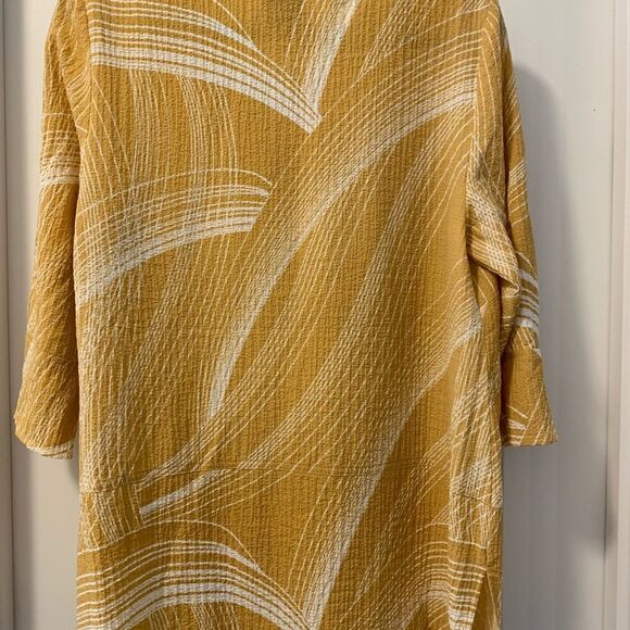 JM Collection Women’s Printed Saffron Gold Zip Front Top Size 1X - Picture 7 of 7